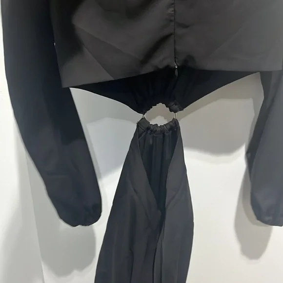 Jumpsuit never worn tags removed as well as hanger straps - Picture 7 of 7